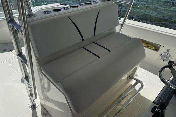 SeaVee 390B Center Console Yacht For Sale