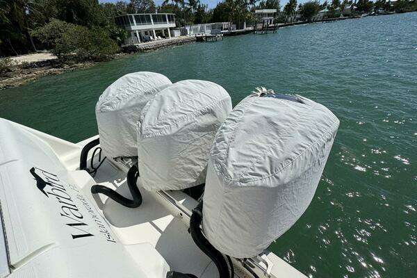 SeaVee 390B Center Console Yacht For Sale