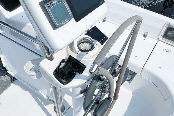 Photo of the 2002 Hunter 356 "MURDER SHE BOAT"