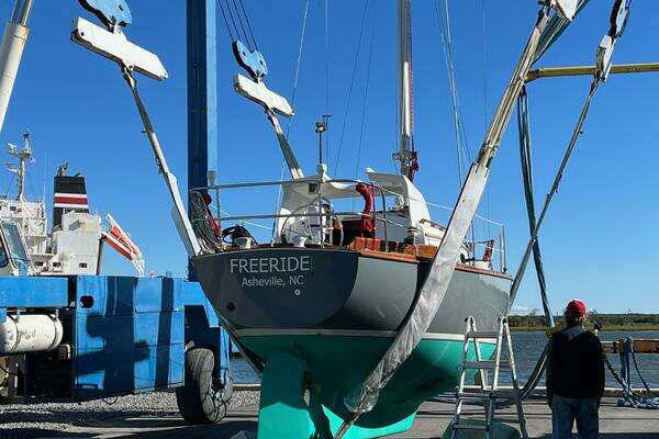 27ft Cape Dory Yacht For Sale