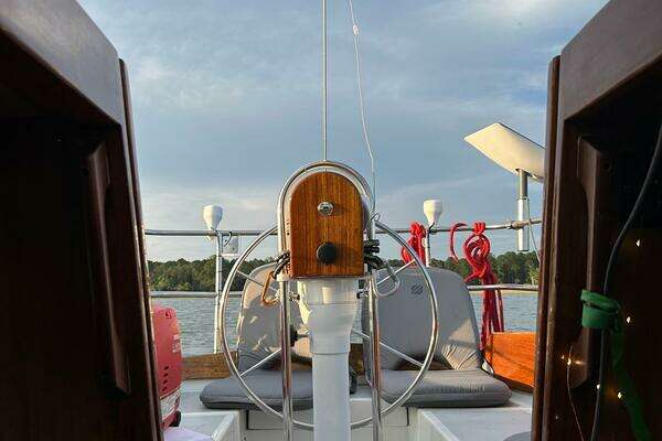 27ft Cape Dory Yacht For Sale