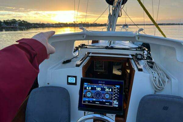 27ft Cape Dory Yacht For Sale