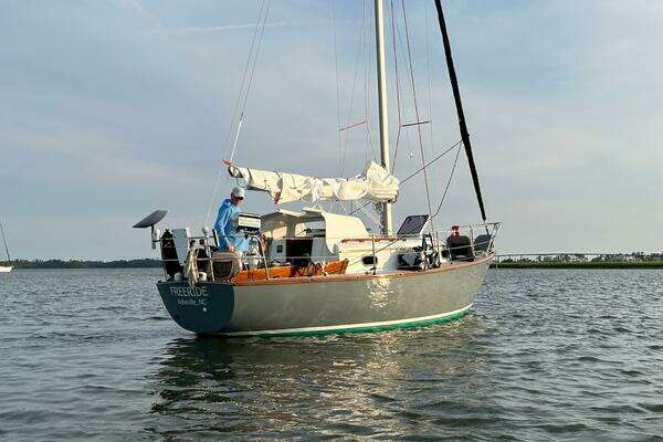 27ft Cape Dory Yacht For Sale