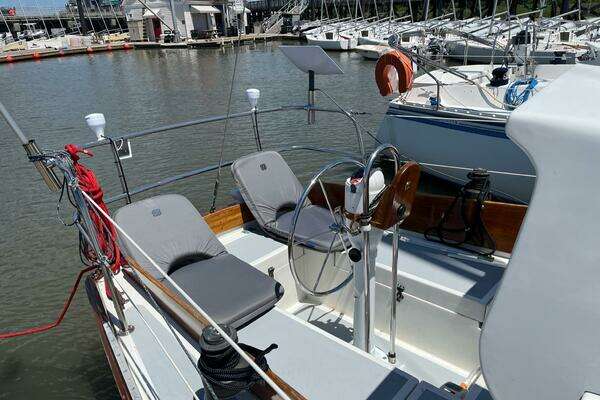 27ft Cape Dory Yacht For Sale