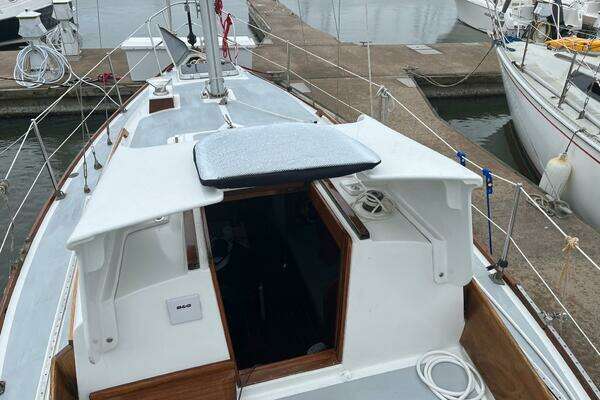 27ft Cape Dory Yacht For Sale