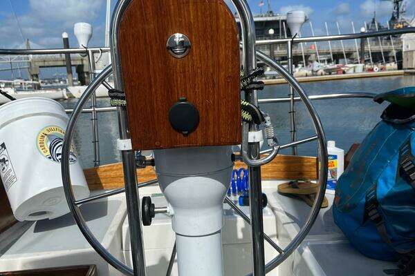 27ft Cape Dory Yacht For Sale