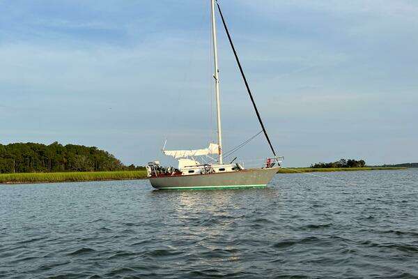27ft Cape Dory Yacht For Sale