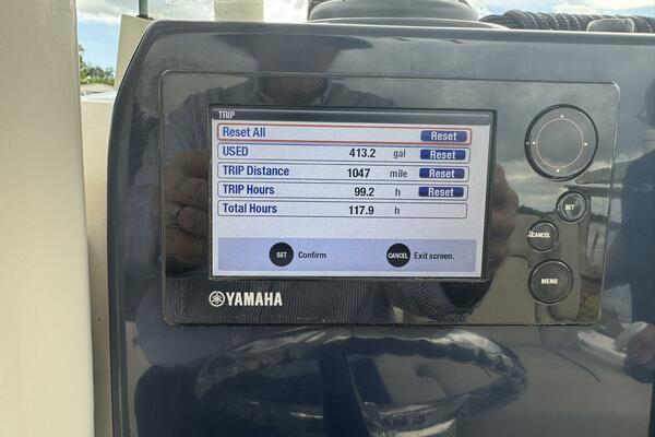 23ft Pursuit Yacht For Sale