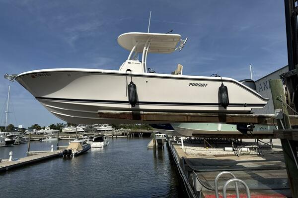 23ft Pursuit Yacht For Sale