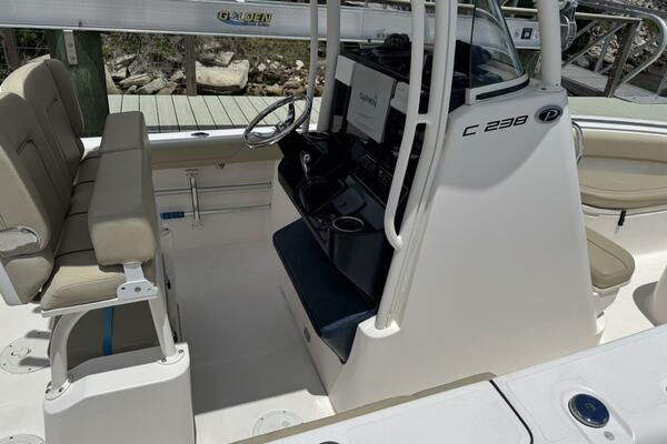 23ft Pursuit Yacht For Sale