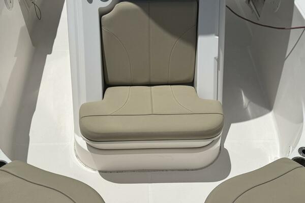 23ft Pursuit Yacht For Sale