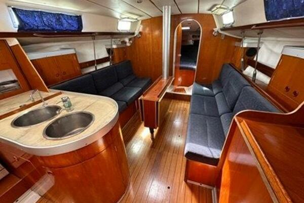 Horizon 38ft Beneteau Yacht For Sale