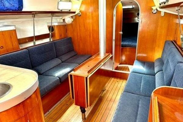 Horizon 38ft Beneteau Yacht For Sale