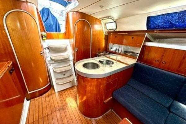 Horizon 38ft Beneteau Yacht For Sale