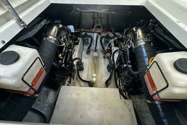 Carver C34 Yacht For Sale