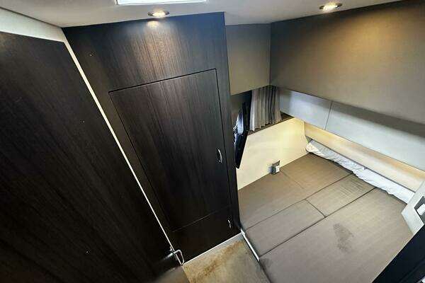 Carver C34 Yacht For Sale