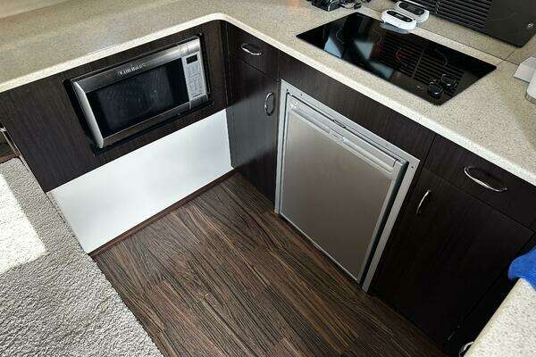 Carver C34 Yacht For Sale