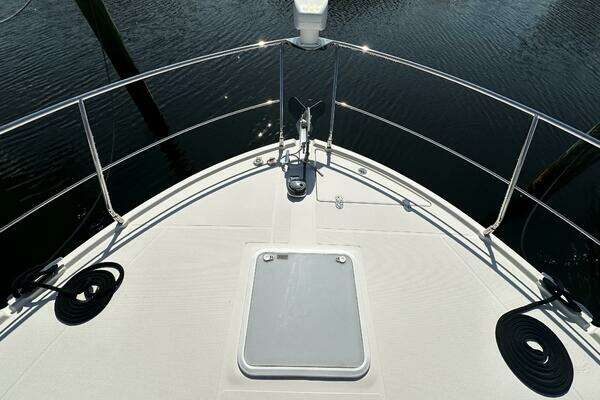 Carver C34 Yacht For Sale