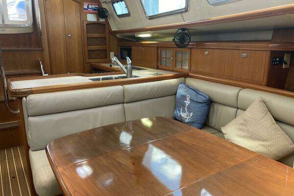 Wind Dancer 42ft Hunter Yacht For Sale