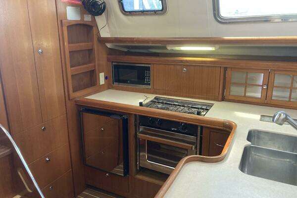 Wind Dancer 42ft Hunter Yacht For Sale