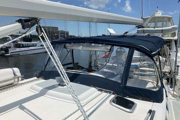 Wind Dancer 42ft Hunter Yacht For Sale