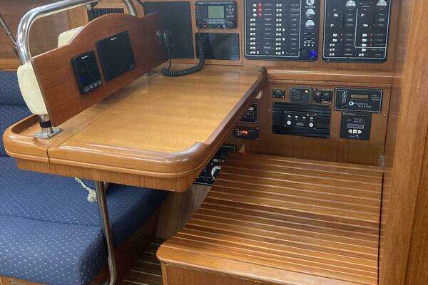 Wind Dancer 42ft Hunter Yacht For Sale