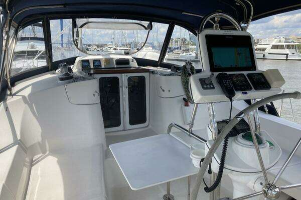 Wind Dancer 42ft Hunter Yacht For Sale