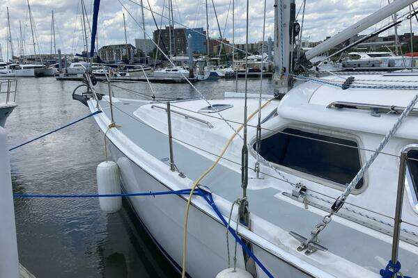 Wind Dancer 42ft Hunter Yacht For Sale