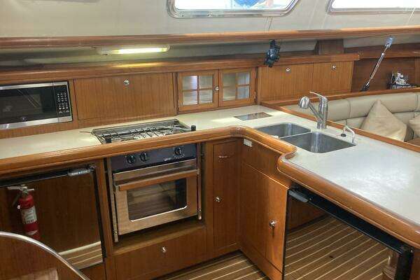 Wind Dancer 42ft Hunter Yacht For Sale