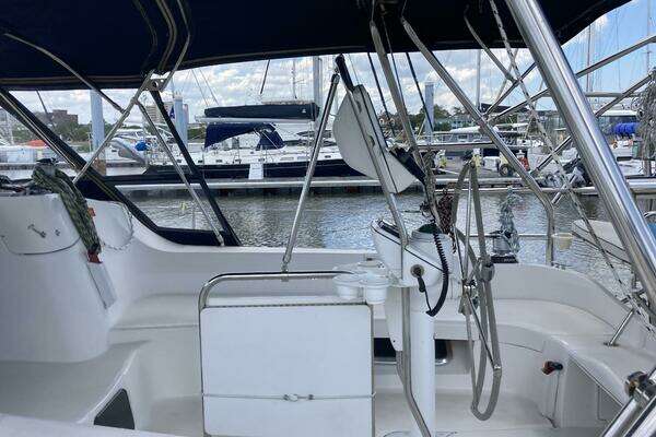 Wind Dancer 42ft Hunter Yacht For Sale