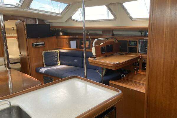 Wind Dancer 42ft Hunter Yacht For Sale