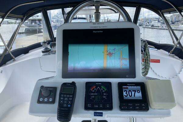Wind Dancer 42ft Hunter Yacht For Sale