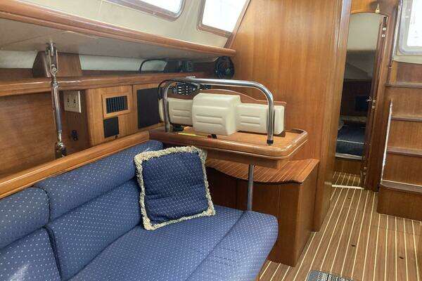 Wind Dancer 42ft Hunter Yacht For Sale