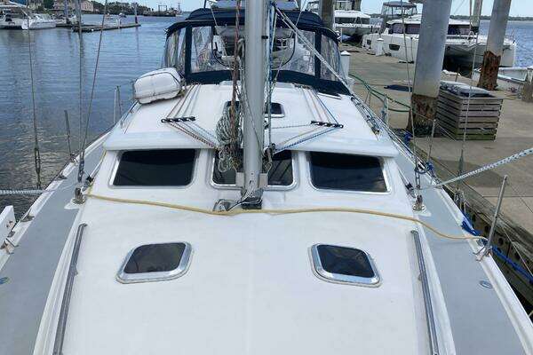Wind Dancer 42ft Hunter Yacht For Sale