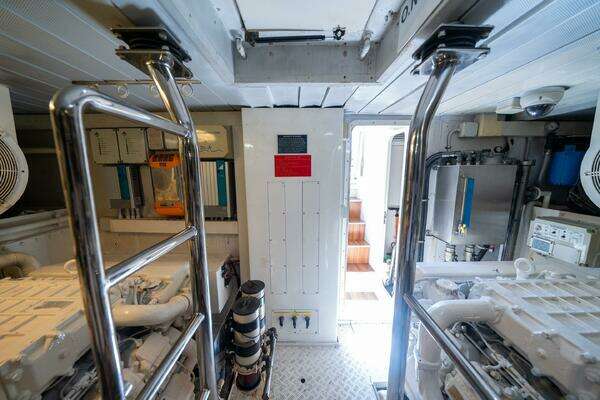 Azimut 75 Fly Yacht For Sale
