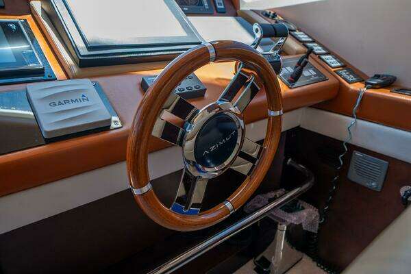 Azimut 75 Fly Yacht For Sale