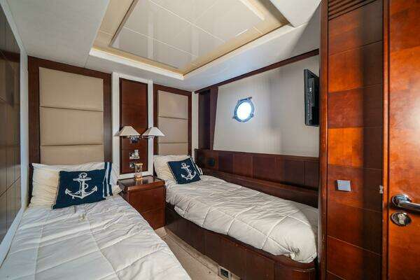 Azimut 75 Fly Yacht For Sale