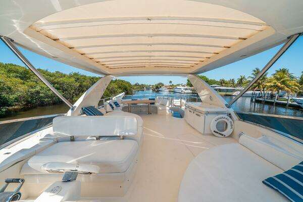 Azimut 75 Fly Yacht For Sale