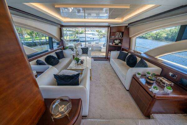 Azimut 75 Fly Yacht For Sale