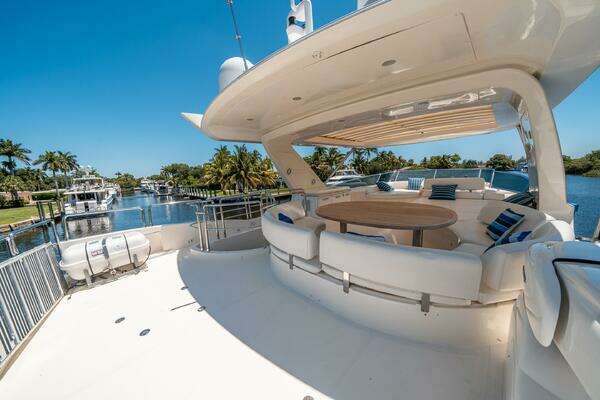 Azimut 75 Fly Yacht For Sale