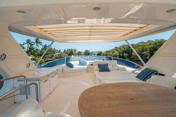 Azimut 75 Fly Yacht For Sale