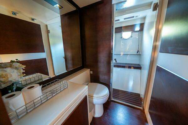 Azimut 75 Fly Yacht For Sale