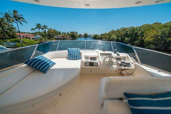Azimut 75 Fly Yacht For Sale