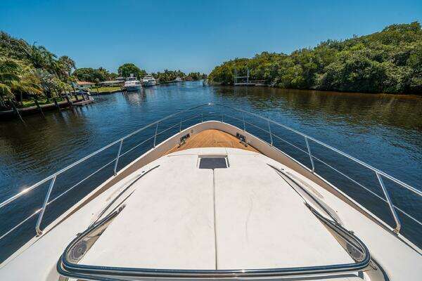 Azimut 75 Fly Yacht For Sale