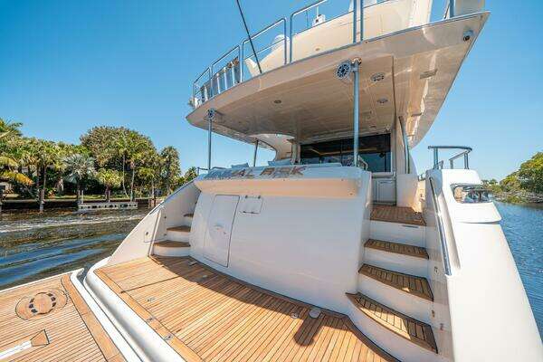 Azimut 75 Fly Yacht For Sale