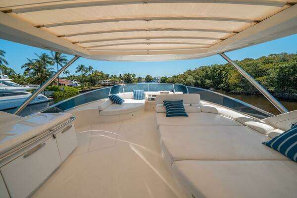 Azimut 75 Fly Yacht For Sale