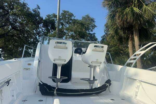 Photo of the 2004 Angler 220 Walkaround