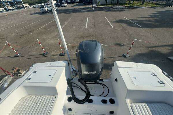 Photo of the 2004 Angler 220 Walkaround