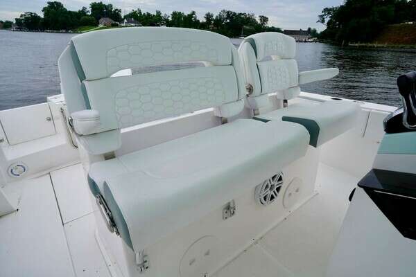 Stamas AVENTURA 33T Yacht For Sale