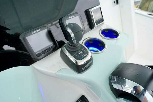 Stamas AVENTURA 33T Yacht For Sale